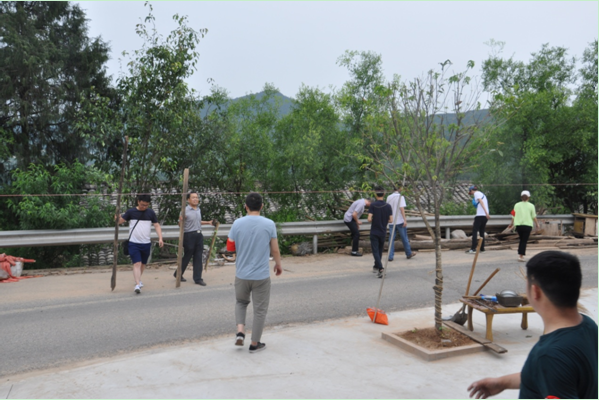 市國土資源工會(huì)組織青年干部赴幫扶的劍閣縣香沉鎮(zhèn)龍臺(tái)村開展志愿服務(wù)活動(dòng).png